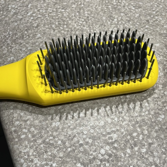 DRY BAR | the brush crush heated straightening brush - Picture 3 of 6